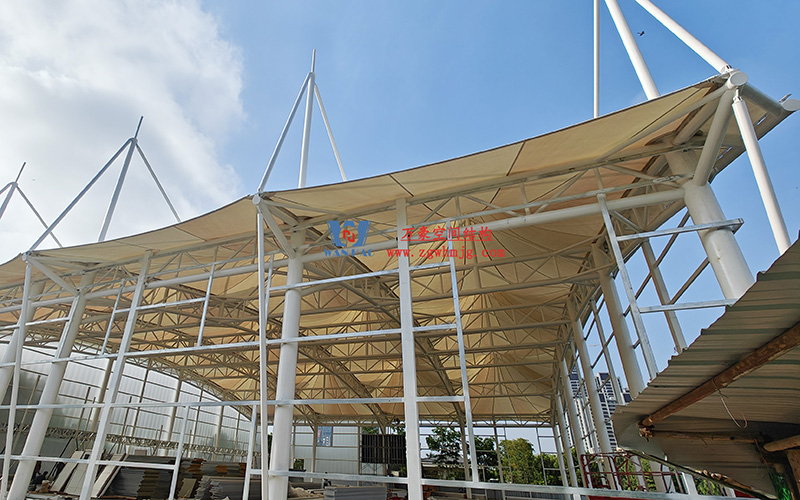 溫州惠民路西側綠地球場鋼膜結構工程完工