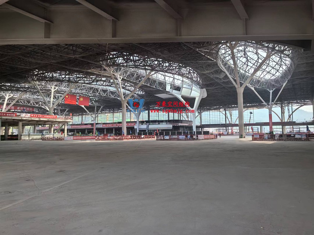 重慶東站站房正在加速建設(shè)，全力繪就項目新篇章